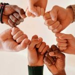 بيان منظمة المسلم الحر بمناسبة اليوم الدولي للتضامن الإنساني