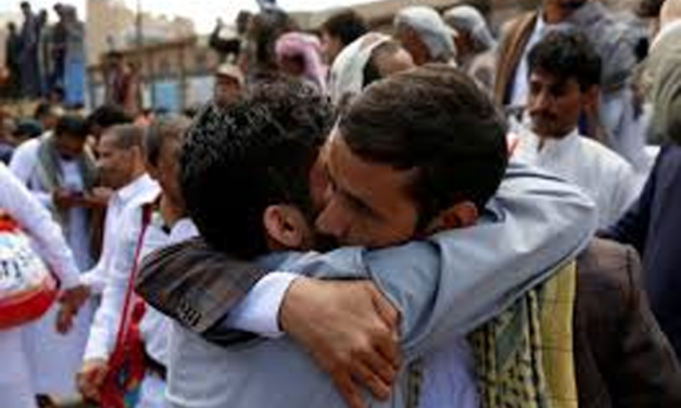 المسلم الحر تشيد بمبادرة اطلاق الحوثيين لبعض أسرى الحرب